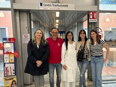 Centro trasfusionale dell’ospedale “Versilia”: festeggiata super-donatrice di sangue
