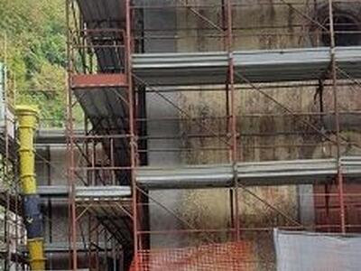 Vezzoni: "Iniziata la posa degli embrici sul tetto della chiesa di San Rocco a Mulina di Stazzema"