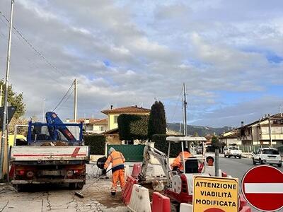 A Camaiore messa in sicurezza della Sarzanese, ci siamo: i lavori sono entrati nella fase finale