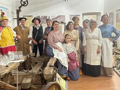 Seravezza: un viaggio nella Versilia di fine '800–primi del '900. Visita guidata rievocativa al museo di Palazzo Mediceo