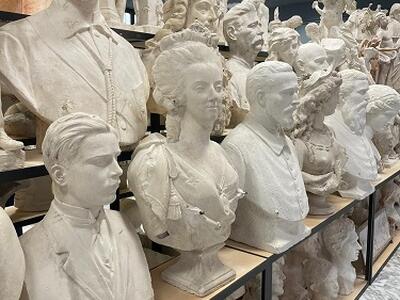 Le classi quinte del liceo Scientifico Barsanti e Matteucci in gita a Pietrasanta