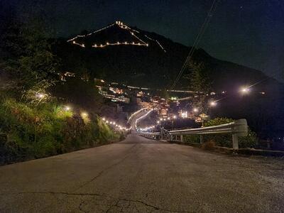 La Luminara del Venerdì Santo illumina Retignano: tradizione, fede e comunità