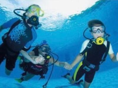 Piccoli sub crescono: a Forte dei Marmi tornano i corsi di avviamento alla subacquea. Fino al 24 aprile aperte le iscrizioni per l'edizione 2026 del percorso promosso dall'Ufficio Sport.