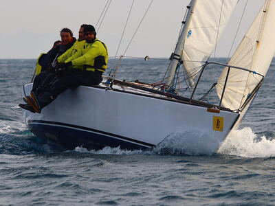 Vela: nei J24 è Be Beef del viareggino Francesco Nucara al comando del XXXV Campionato Invernale del Ponente