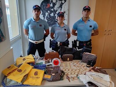 Forte dei Marmi: nuovo intervento della Polizia Locale durante il mercato settimanale