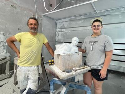 Gli studenti della Troy University &quot;incontrano&quot; l&#039;arte di Pietrasanta