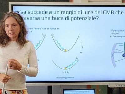 Elena Pierpaoli, docente di astrofisica ed astronomia alla University of Southern California di Los Angeles incontra gli alunni del Liceo Scientifico Barsanti e Matteucci