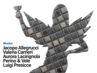 Jacopo Allegrucci espone a Lecce un pavone di cartapesta