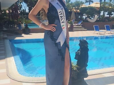 La bellissima Giulia Mazzotta da Camaiore alla conquista di Miss Summer World