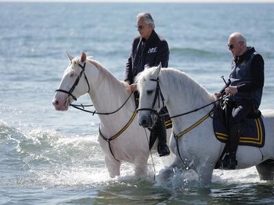 Inaugurata alla presenza del maestro Bocelli la manifestazione “Figli del Vento 2026”