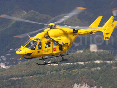 Seravezza: uomo cade dall'albero, intervenuto l'elisoccorso