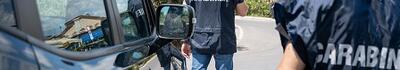 Latitante arrestato dai carabinieri mentre pranza a Viareggio: usava documenti falsi per sfuggire alla cattura