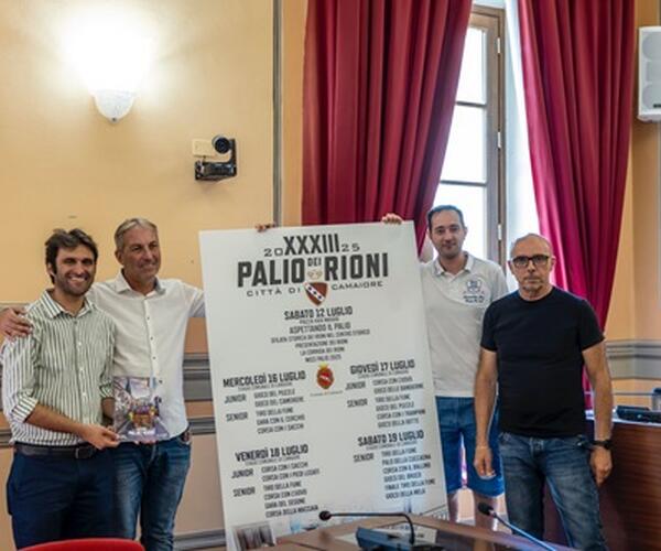 Torna il Palio dei Rioni Città di Camaiore: dodici compagini si contenderanno l’ambito Cencio