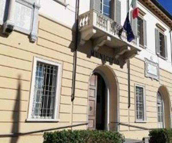 Massarosa: l'assessore Puccetti non si dimette e l'opposizione torna ad attaccarla
