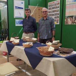 Foto 4 micologi a stand Pontasserchio - San Giuliano Terme